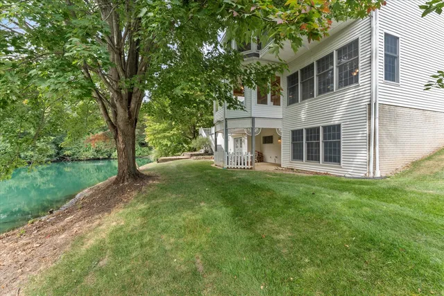 $575,000 | 1001 Lake Pointe Lane, Mahomet, IL 61853