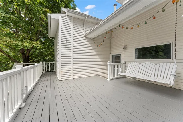 $575,000 | 1001 Lake Pointe Lane, Mahomet, IL 61853