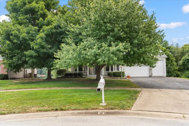 $575,000 | 1001 Lake Pointe Lane, Mahomet, IL 61853