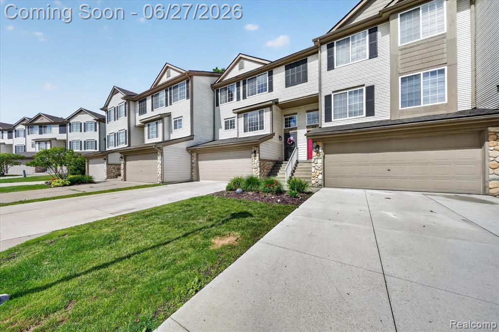 217 Oak Ridge Drive Pontiac, MI 48341 - Photo 4 of 42