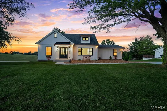 $635,000 | 1716 Pottery Road, Washington, MO 63090