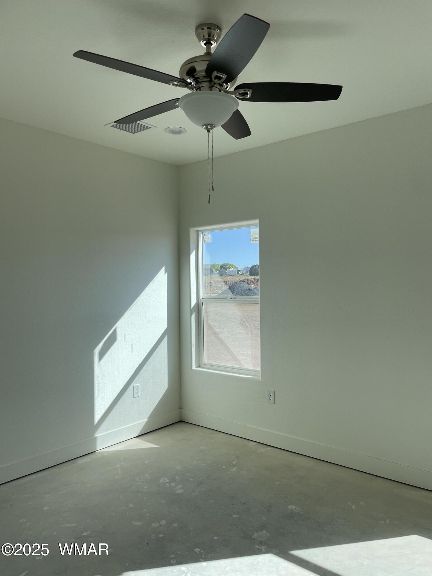 23 South Foothills Boulevard Taylor, AZ 85939 - Photo 11 of 16 a view of an empty room