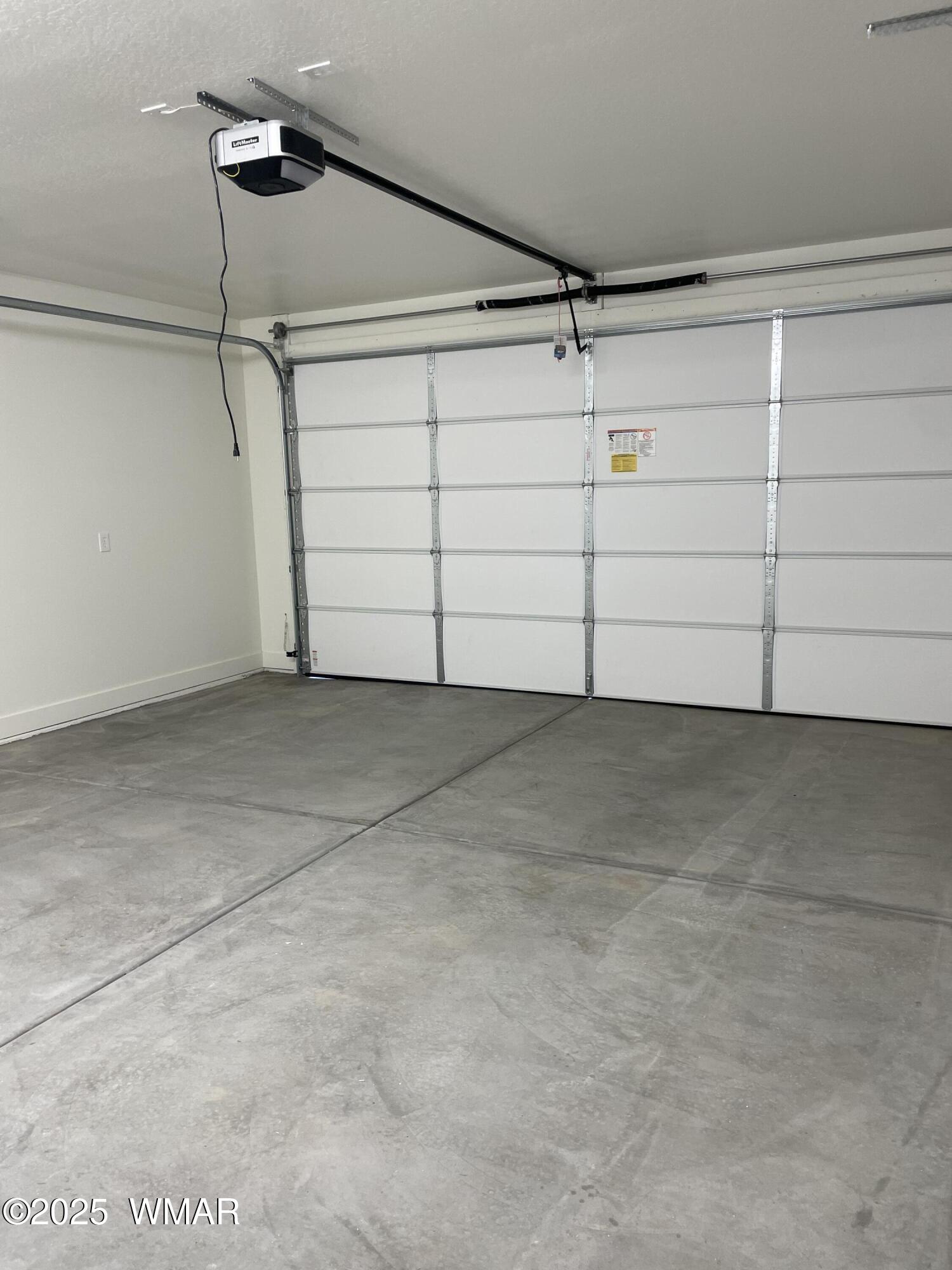 23 South Foothills Boulevard Taylor, AZ 85939 - Photo 9 of 16 a view of a garage