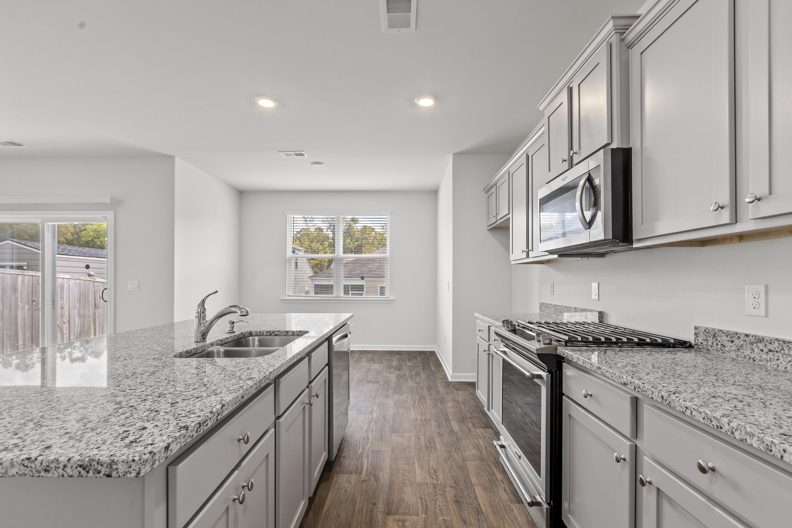 186CloverleafSt-CasaVerdeMediaLLC19