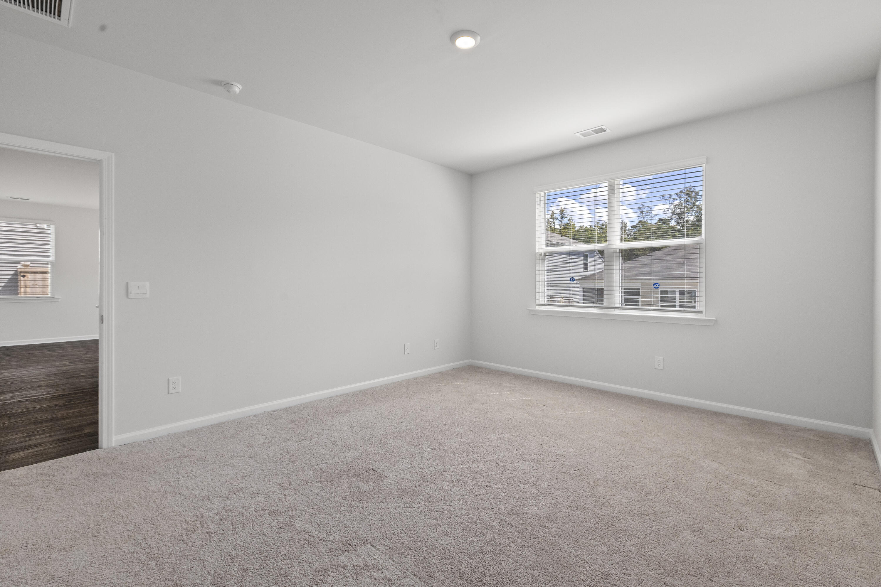 186 Cloverleaf Street Summerville, SC 29483 - Photo 19 of 51 186CloverleafSt-CasaVerdeMediaLLC27