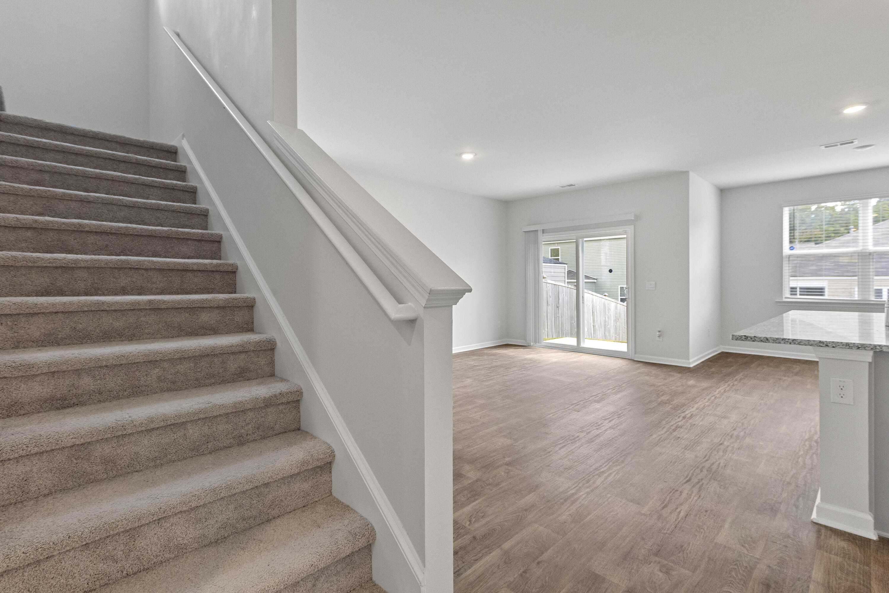 186 Cloverleaf Street Summerville, SC 29483 - Photo 24 of 51 186CloverleafSt-CasaVerdeMediaLLC11