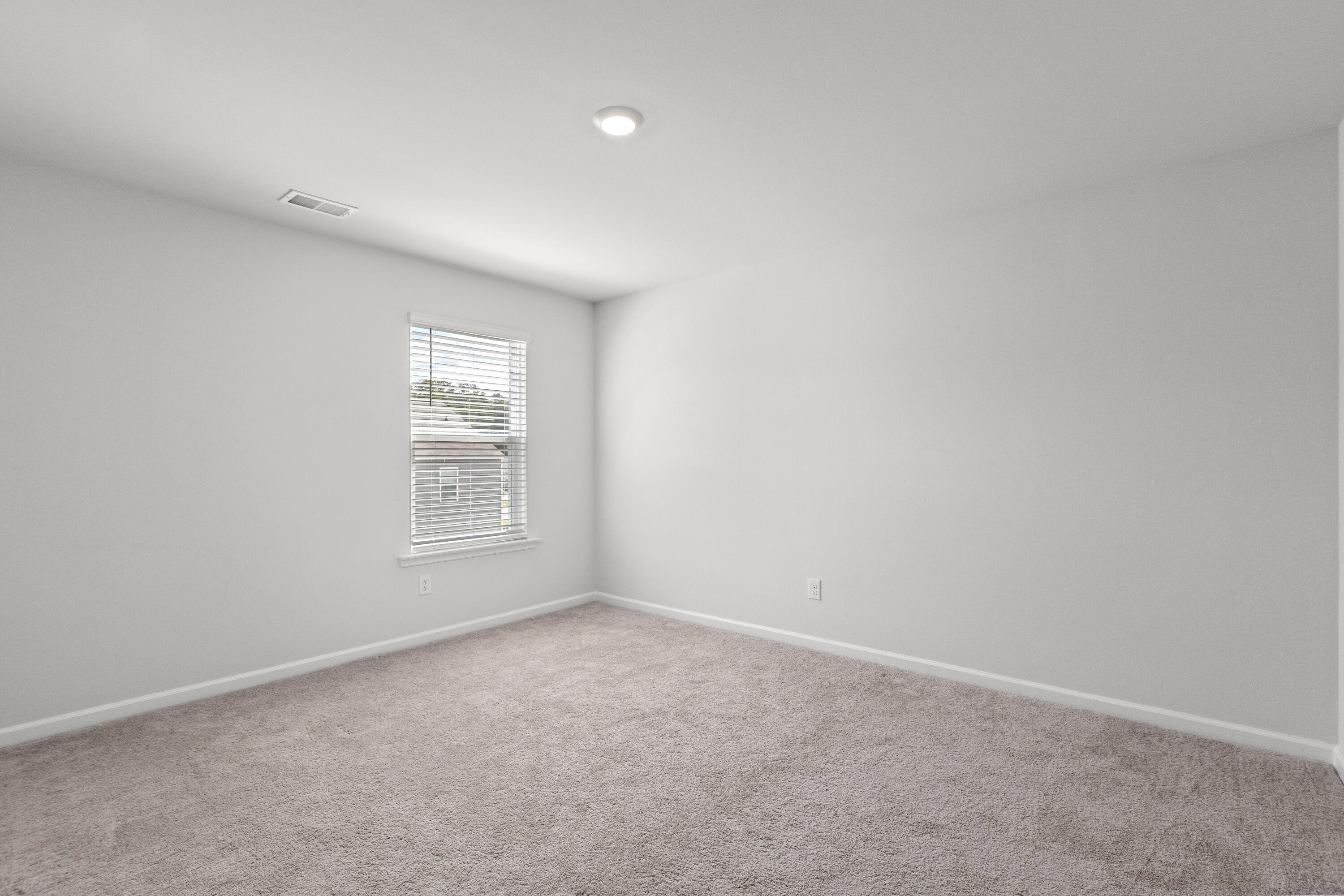 186 Cloverleaf Street Summerville, SC 29483 - Photo 30 of 51 186CloverleafSt-CasaVerdeMediaLLC43