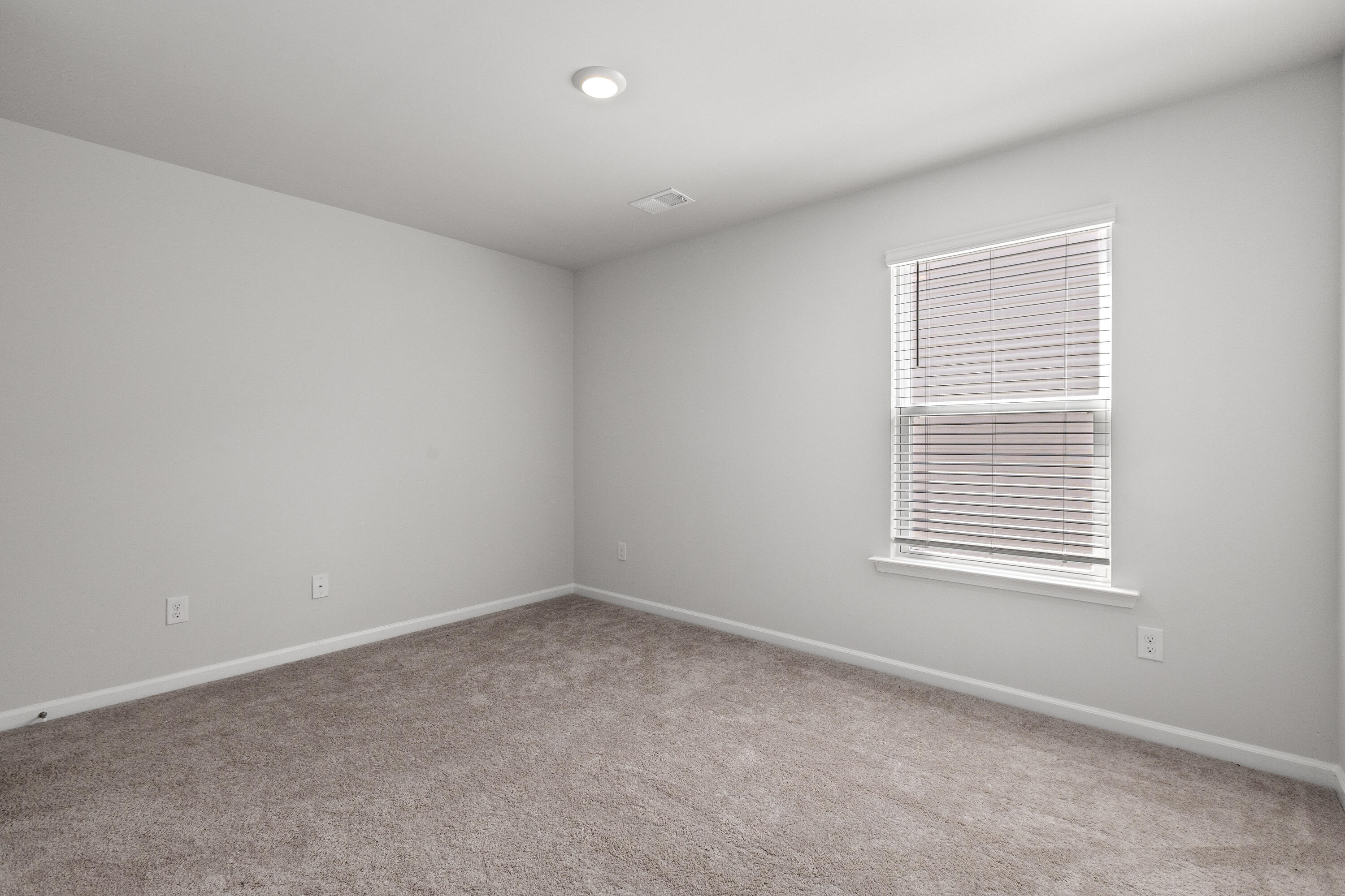 186 Cloverleaf Street Summerville, SC 29483 - Photo 31 of 51 186CloverleafSt-CasaVerdeMediaLLC42