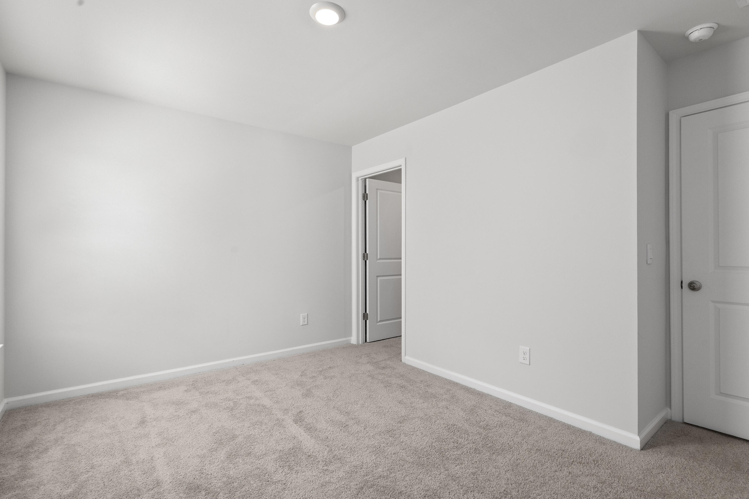 186 Cloverleaf Street Summerville, SC 29483 - Photo 32 of 51 186CloverleafSt-CasaVerdeMediaLLC41