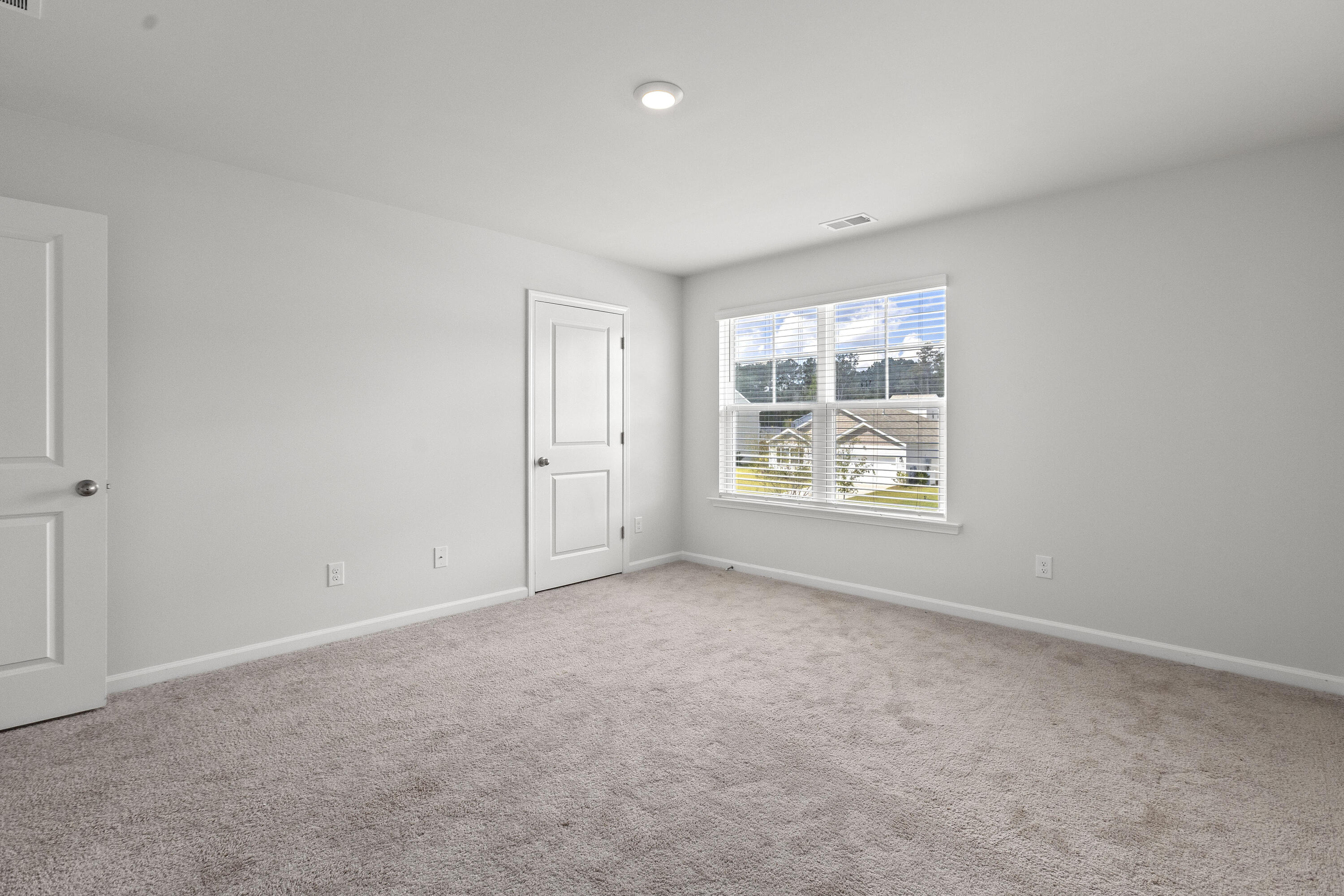 186 Cloverleaf Street Summerville, SC 29483 - Photo 39 of 51 186CloverleafSt-CasaVerdeMediaLLC32