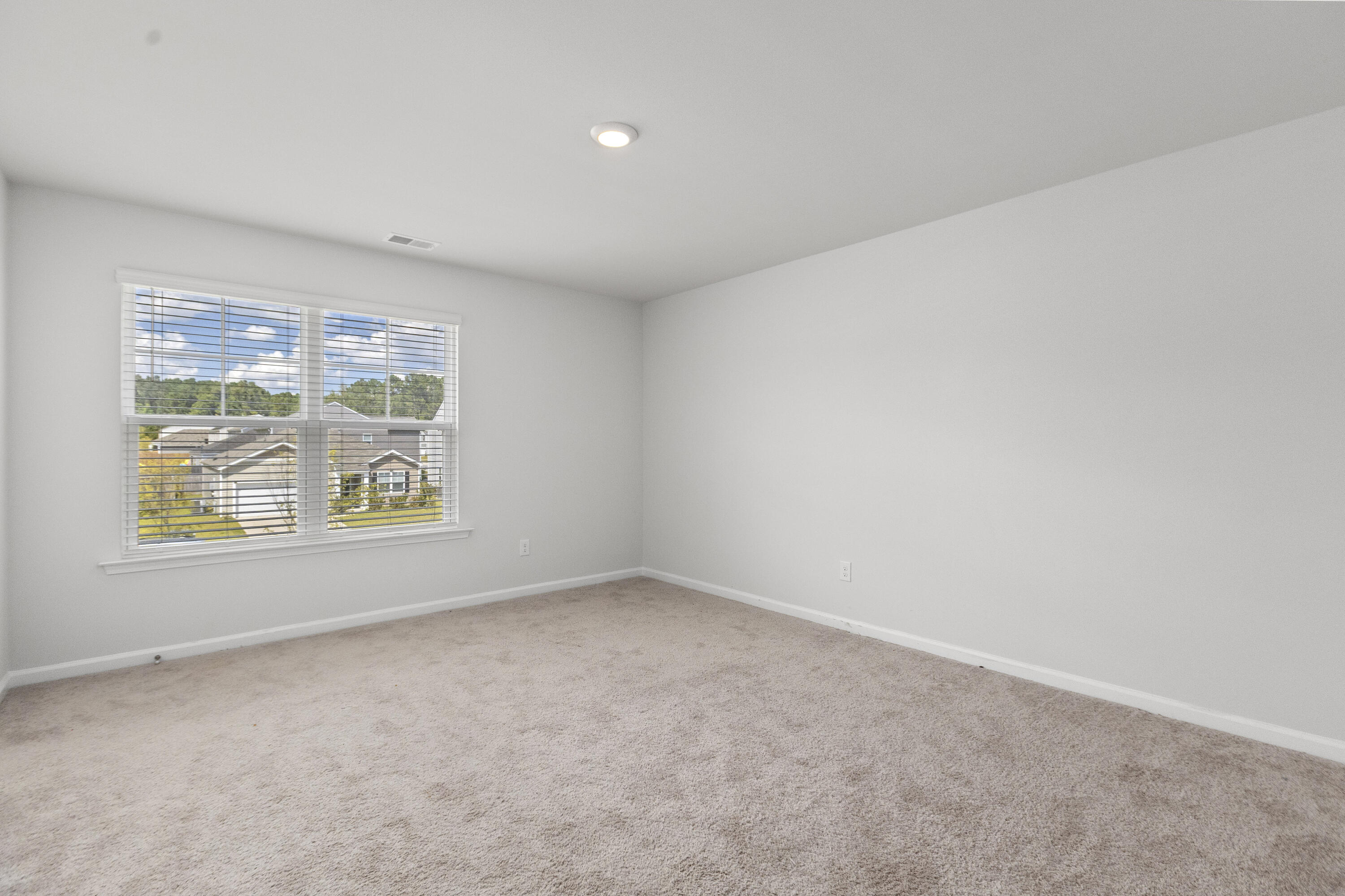 186 Cloverleaf Street Summerville, SC 29483 - Photo 40 of 51 186CloverleafSt-CasaVerdeMediaLLC31