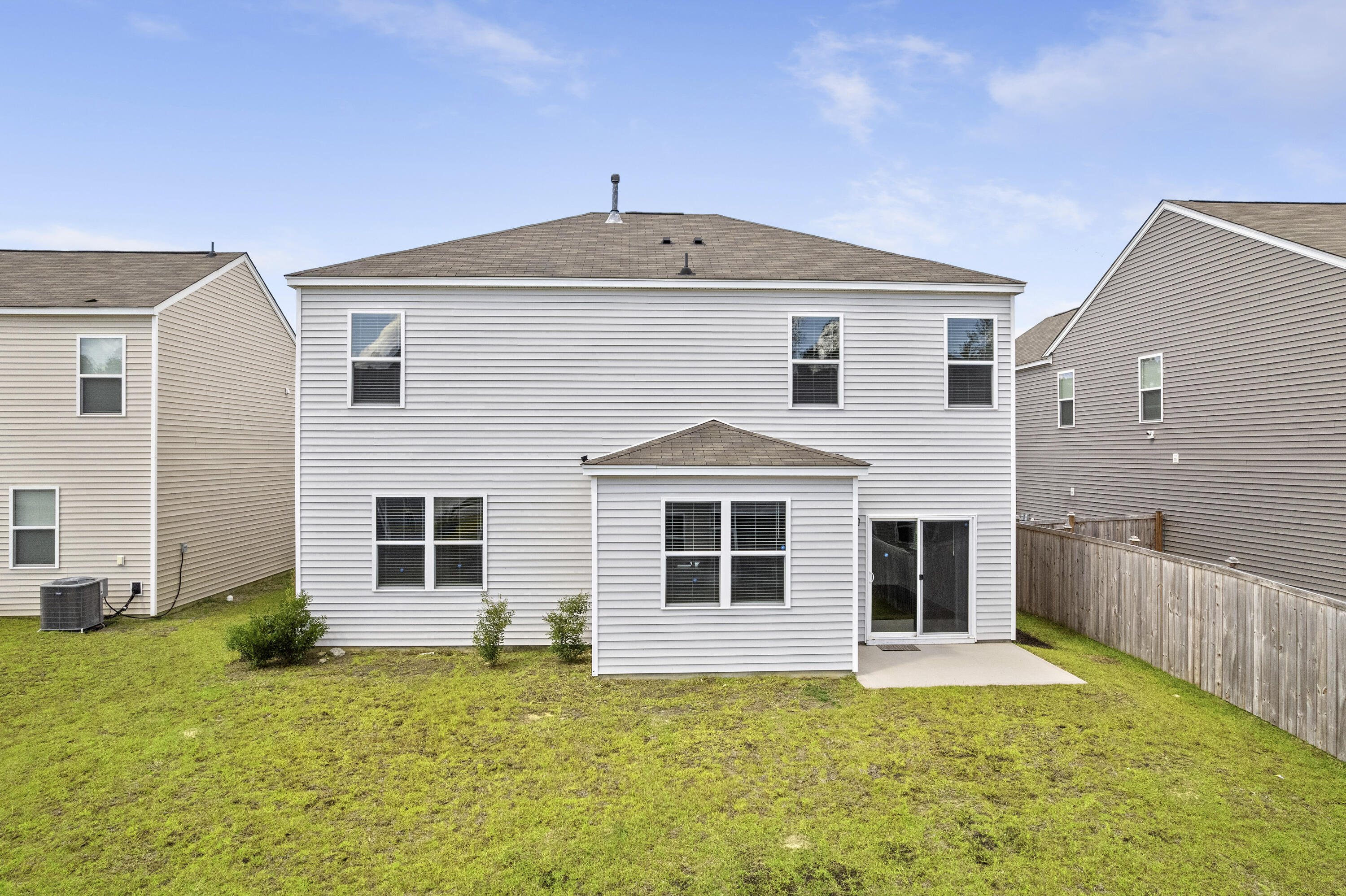 186 Cloverleaf Street Summerville, SC 29483 - Photo 47 of 51 186CloverleafSt-CasaVerdeMediaLLC1
