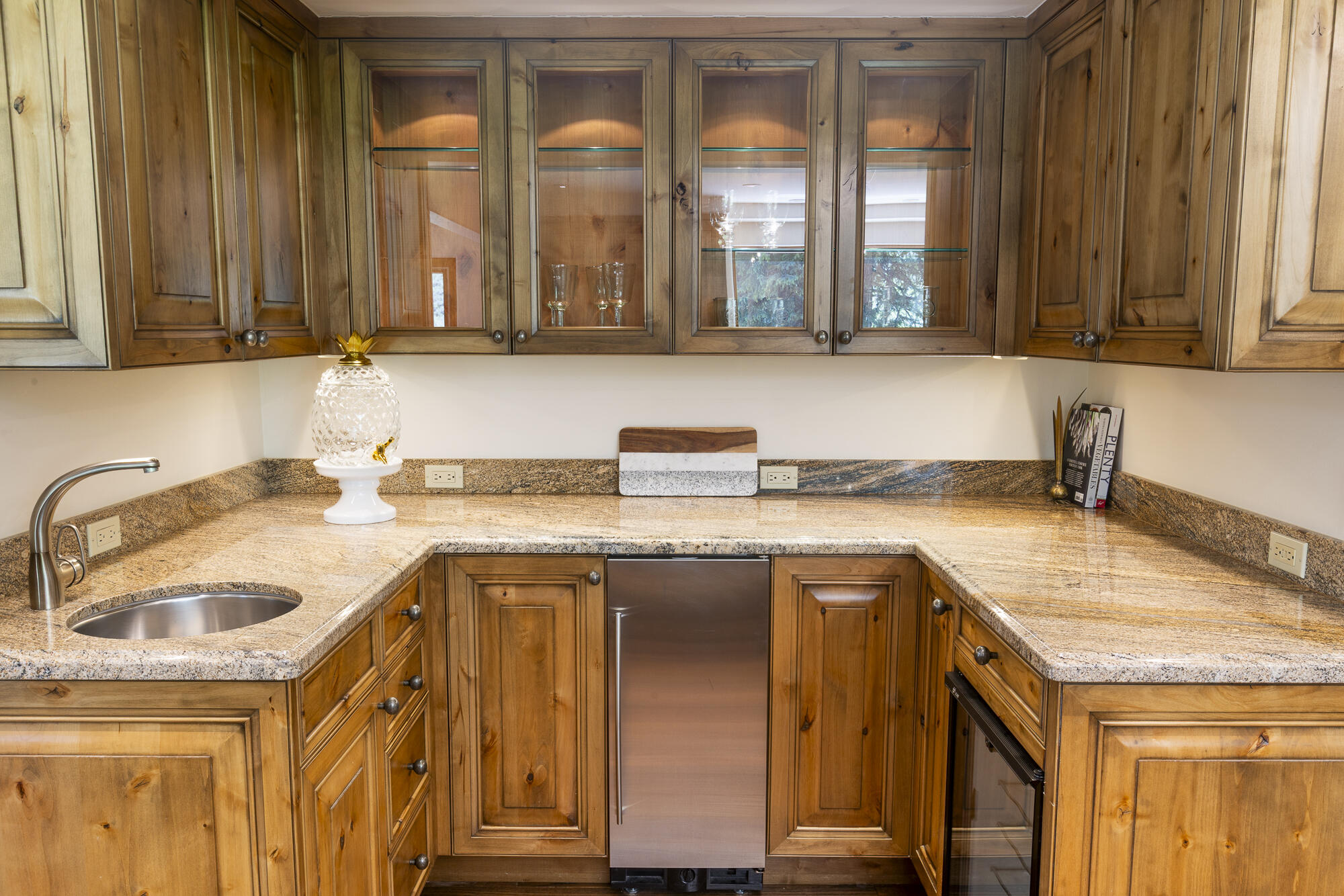 512 Fairway Road Sun Valley, ID 83353 - Photo 12 of 28 Wet Bar