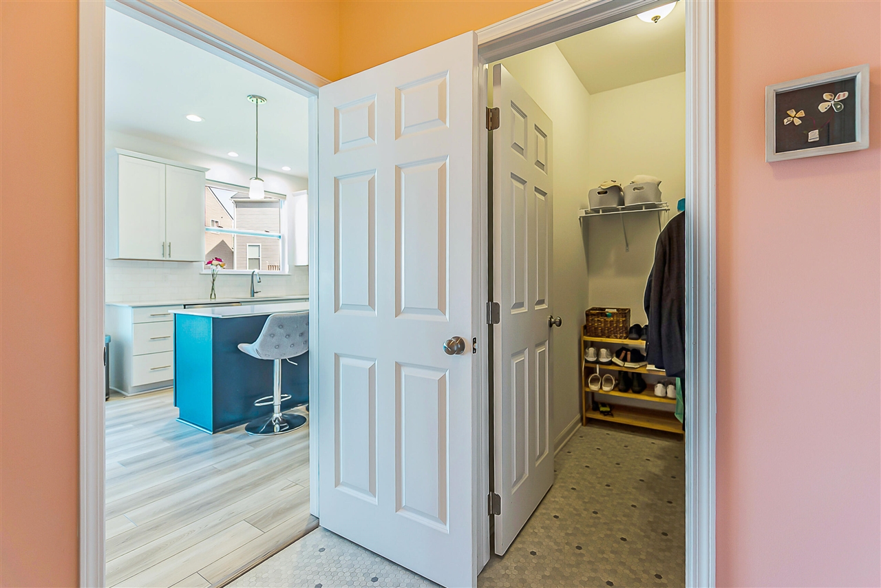 289 Springview Street Ann Arbor, MI 48103 - Photo 15 of 59