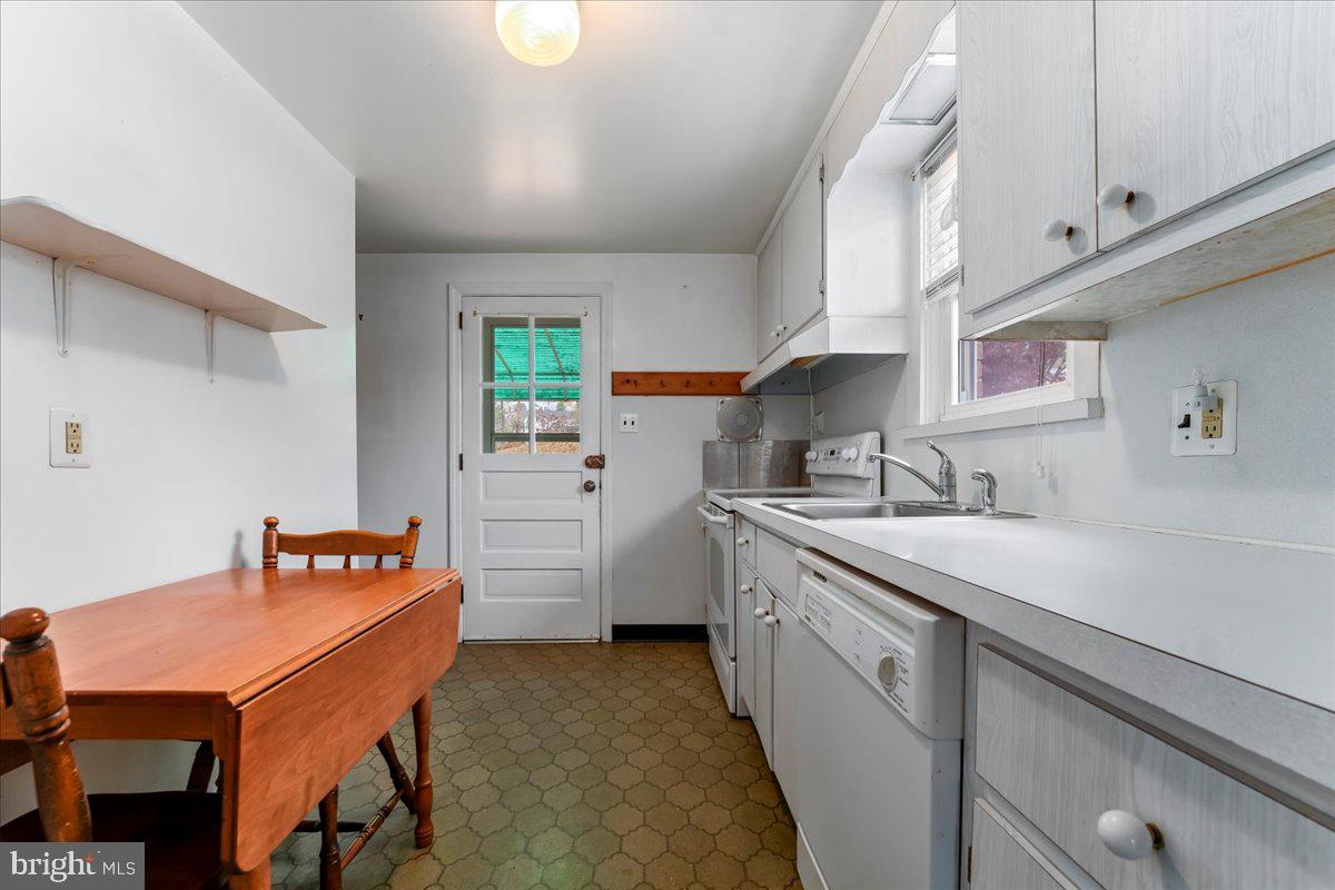 2749 Harmil Road Broomall, PA 19008 - Photo 8 of 37 Gallery Image 8