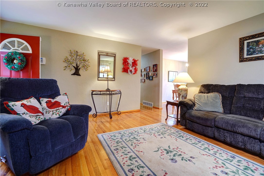 1124 Forest Road Charleston, WV 25314 - Photo 1 of 19 Gallery Image 1