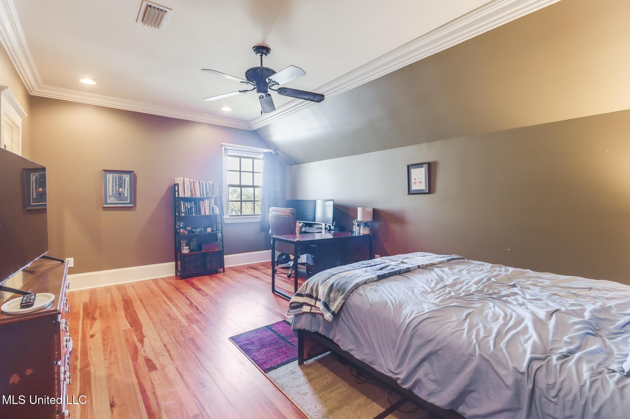 726 Wiggins Circle Pascagoula, MS 39581 - Photo 29 of 54 Ensuite #1