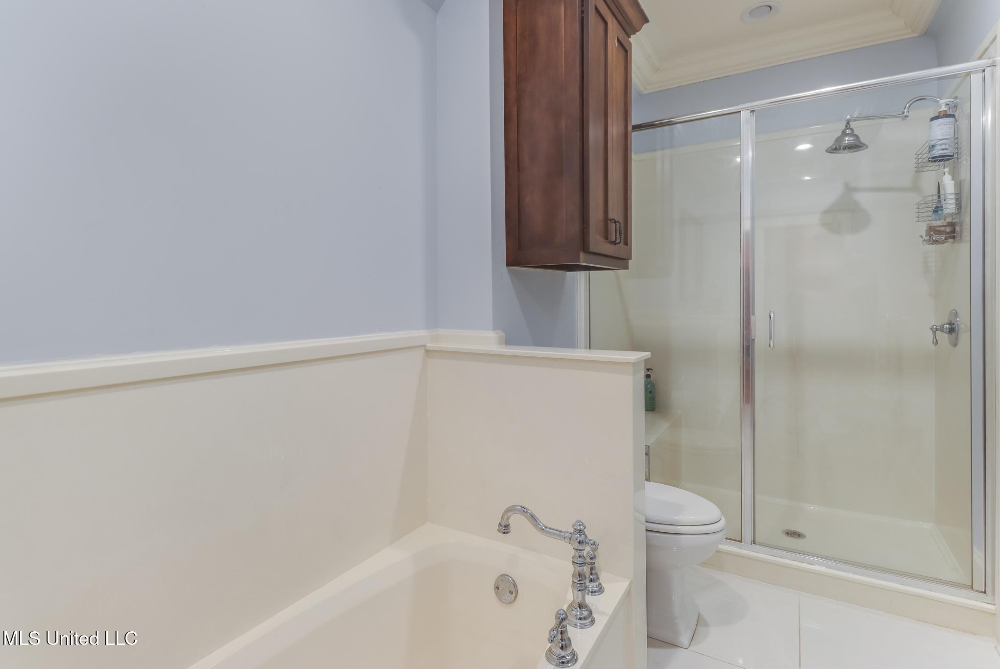 726 Wiggins Circle Pascagoula, MS 39581 - Photo 34 of 54 Ensuite #2 bath