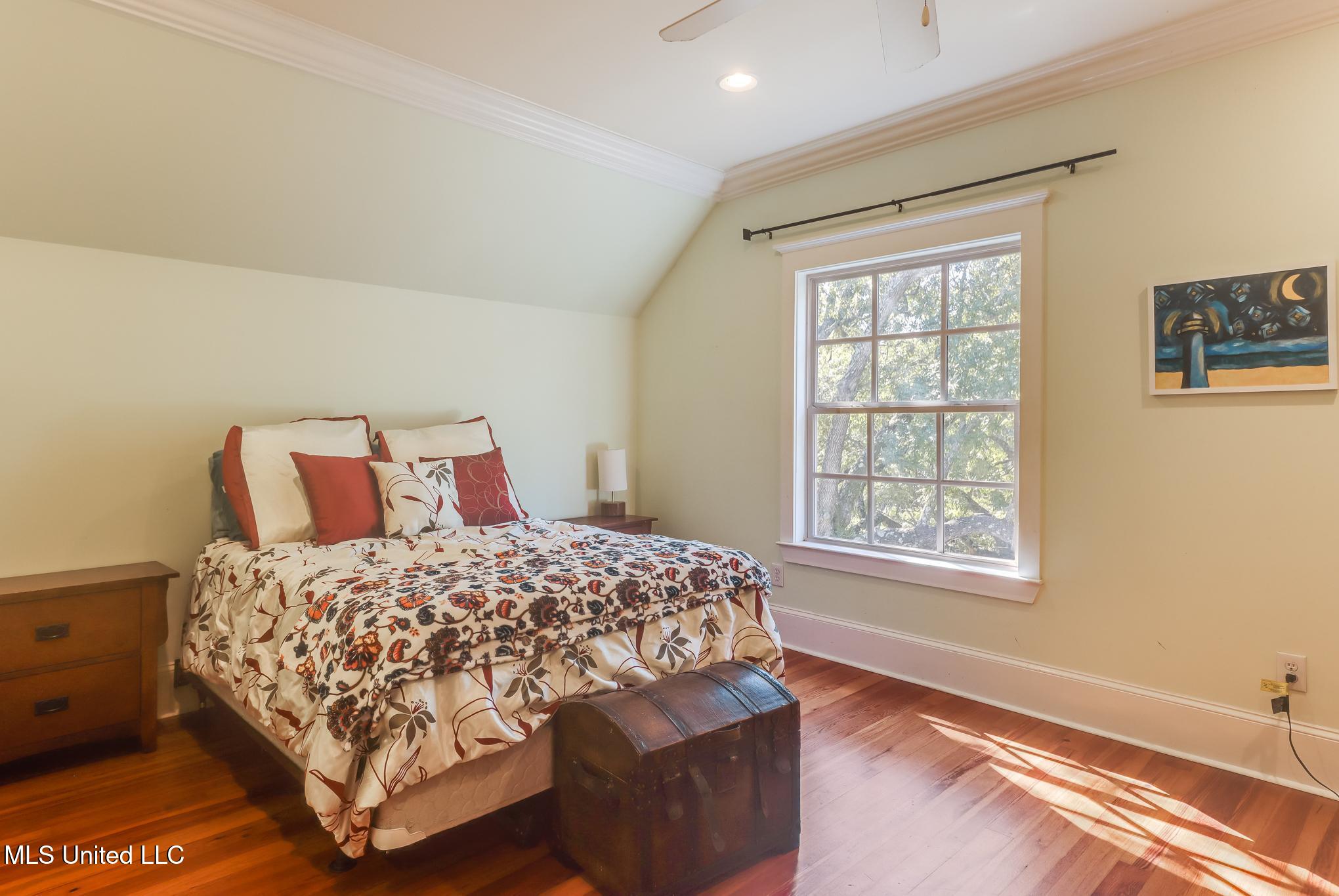 726 Wiggins Circle Pascagoula, MS 39581 - Photo 36 of 54 Ensuite #3 level 3