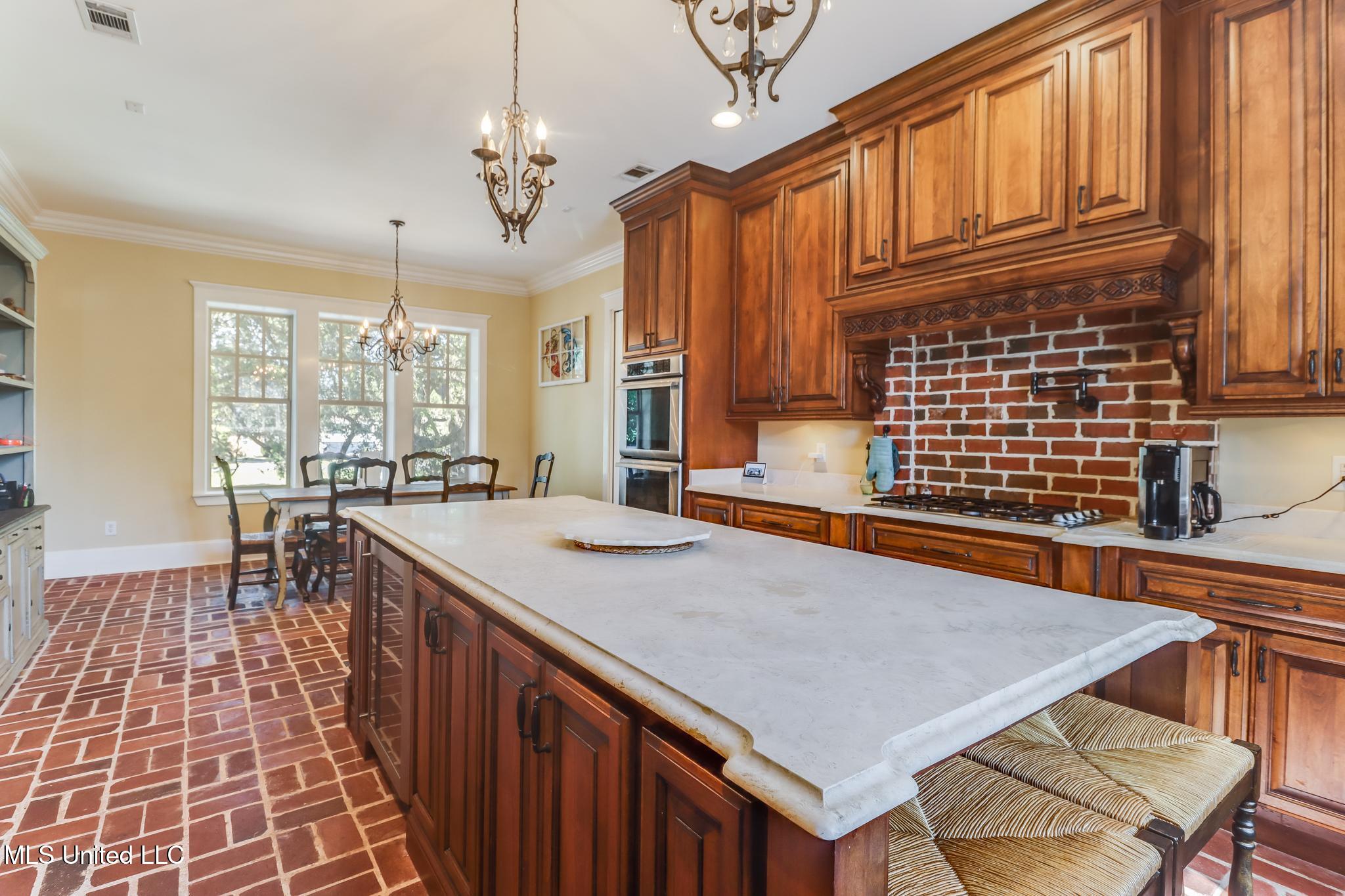 726 Wiggins Circle Pascagoula, MS 39581 - Photo 4 of 54 Kitchen level 2