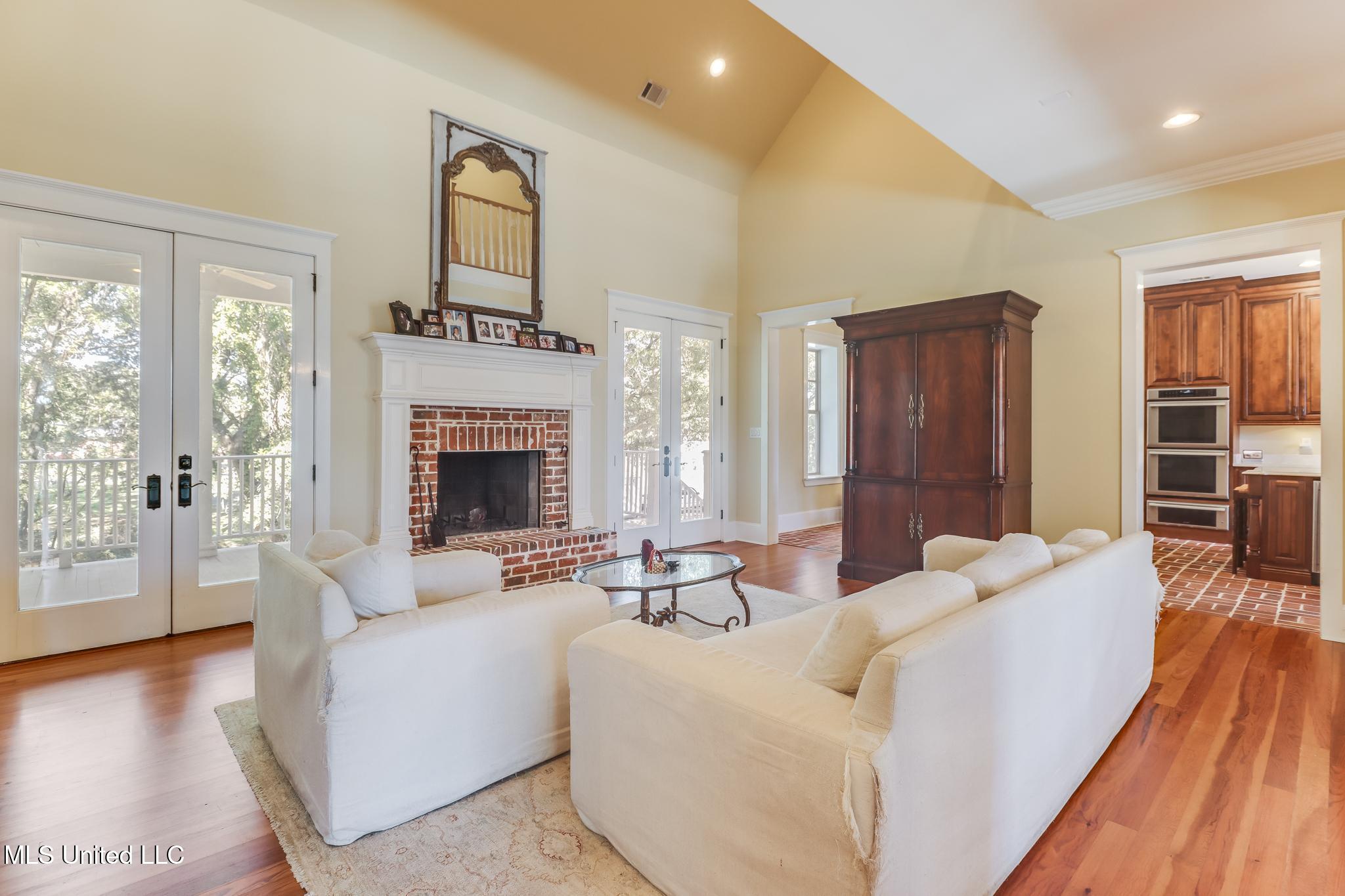 726 Wiggins Circle Pascagoula, MS 39581 - Photo 5 of 54 Family room level 2