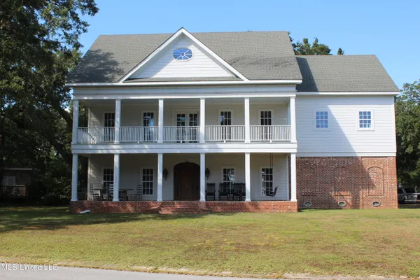 $700,000 | 726 Wiggins Circle, Pascagoula, MS 39581