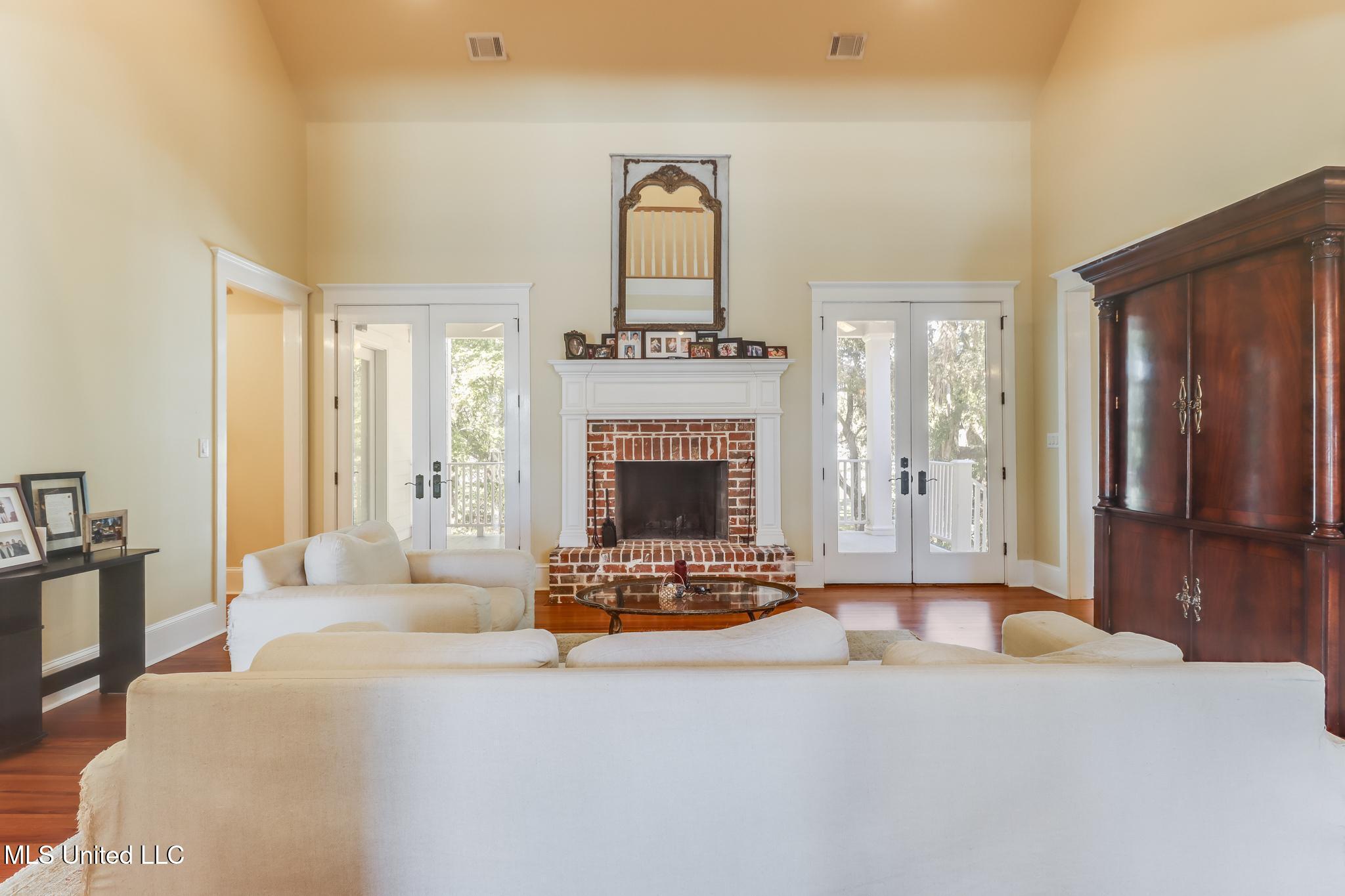 726 Wiggins Circle Pascagoula, MS 39581 - Photo 6 of 54 level 2