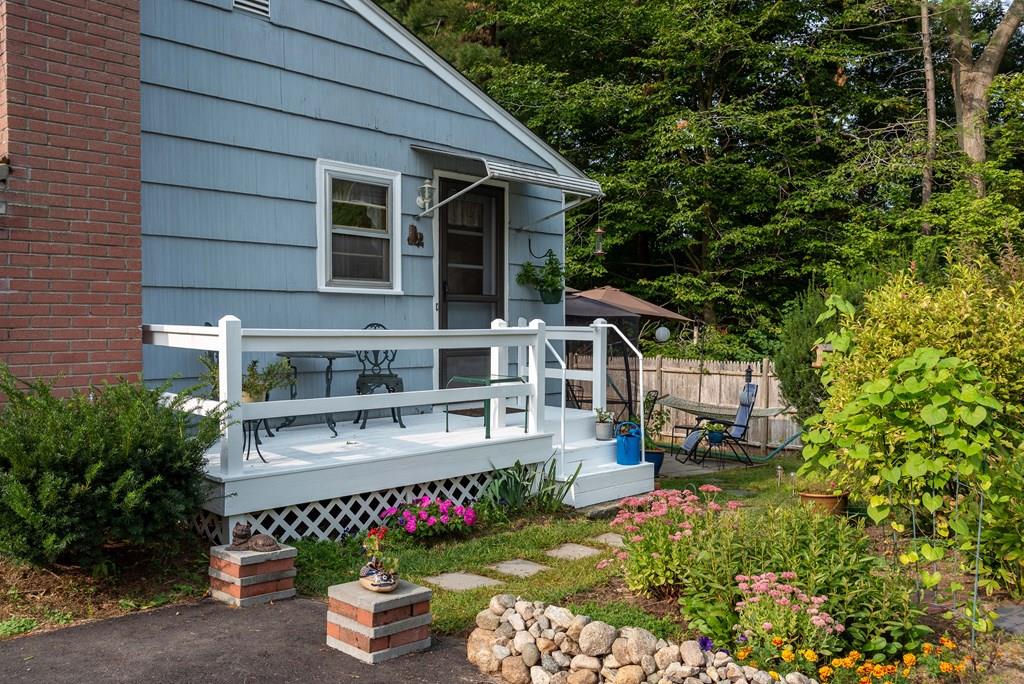14 Vernon Road Medway, MA 02053 - Photo 2 of 17 Gallery Image 2