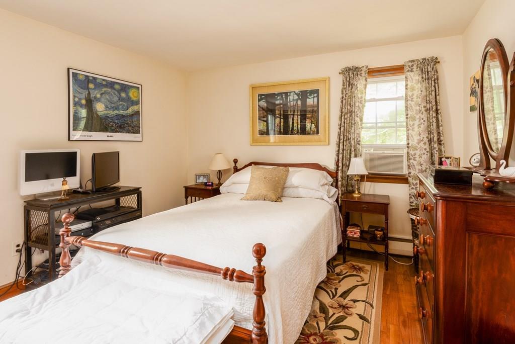 14 Vernon Road Medway, MA 02053 - Photo 7 of 17 Gallery Image 7