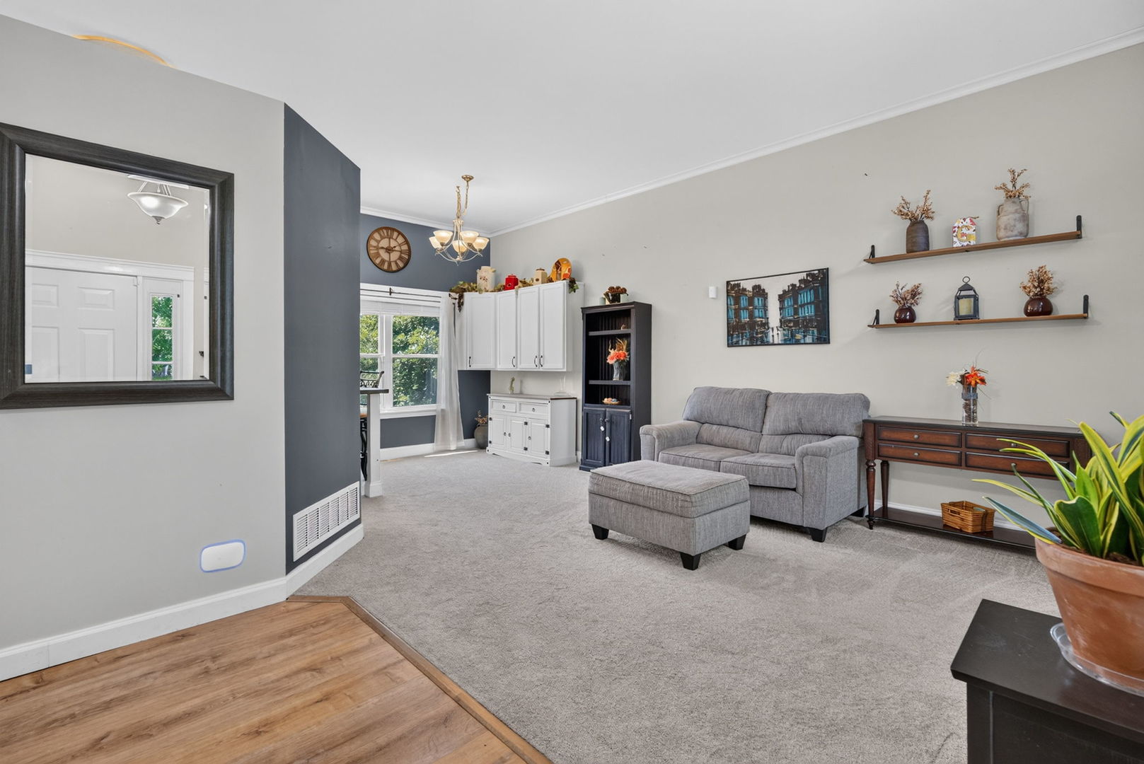 2067 Stephen Street Aurora, IL 60502 - Photo 3 of 36