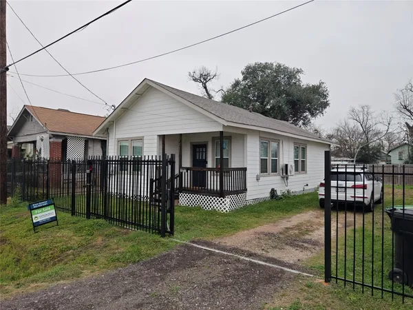 $1,850 | 1217 Campbell Street, Houston, TX 77009