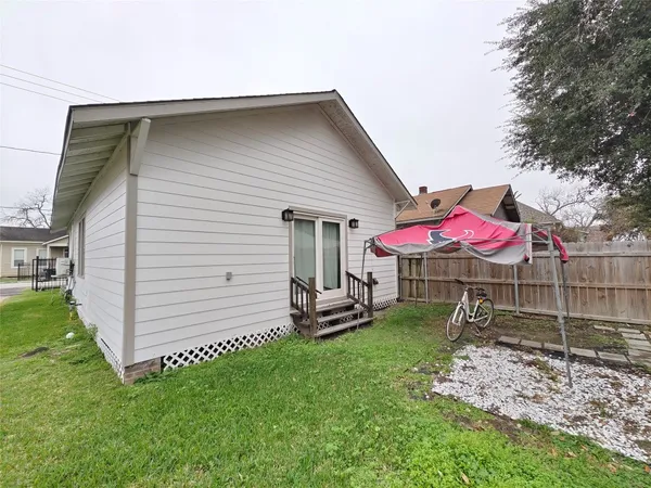 $1,850 | 1217 Campbell Street, Houston, TX 77009