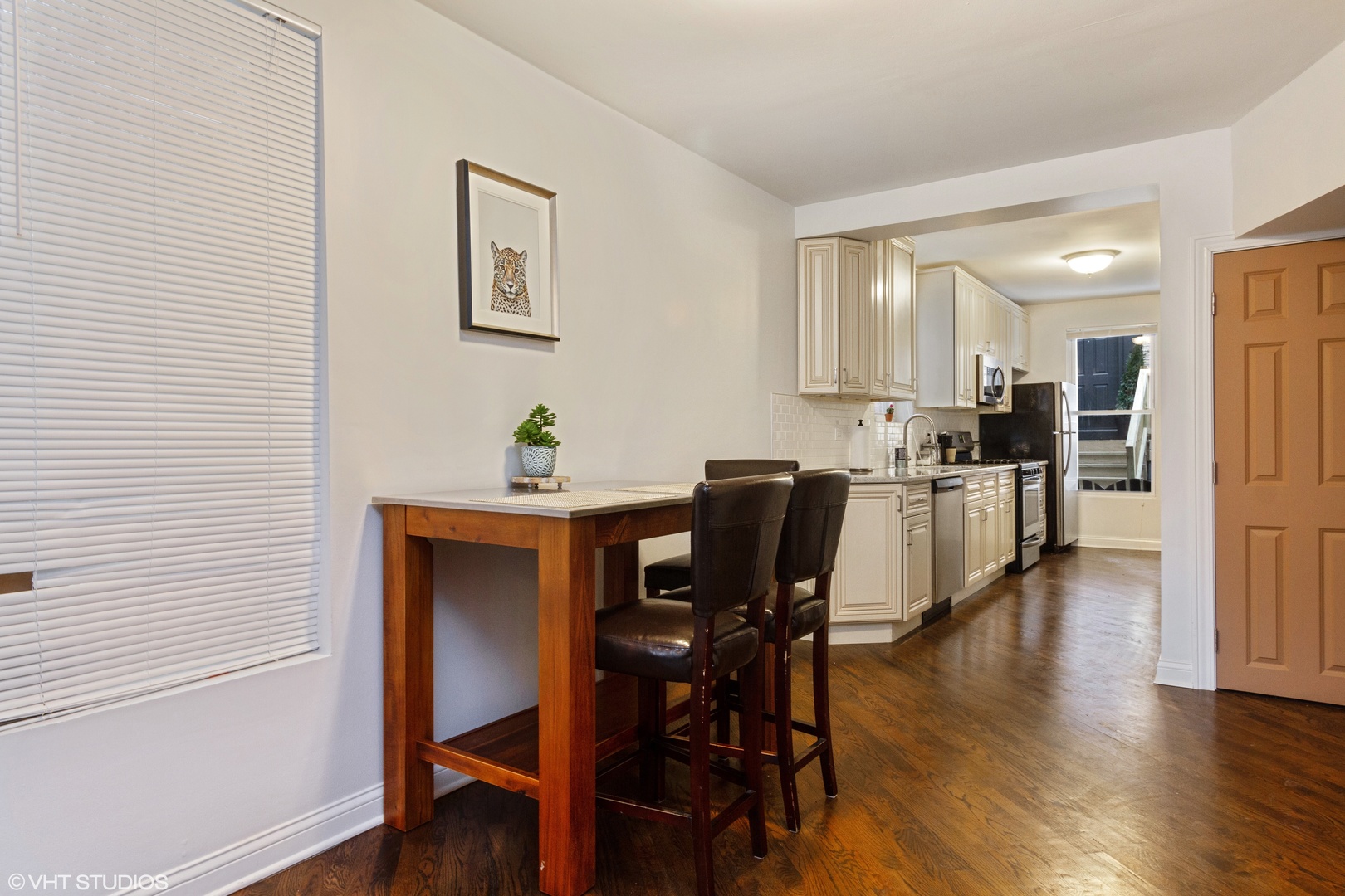 868 North Marshfield Avenue Chicago, IL 60622 - Photo 4 of 23