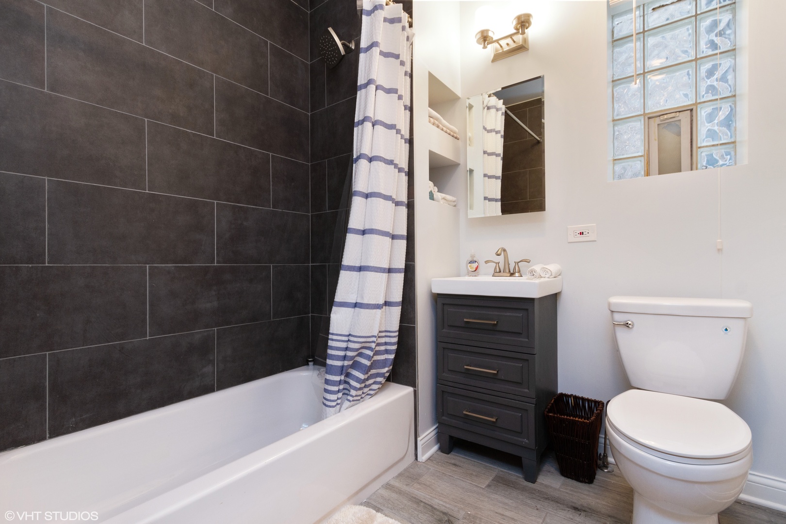 868 North Marshfield Avenue Chicago, IL 60622 - Photo 8 of 23