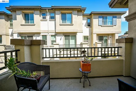 $709,000 | 296 Laurel Knoll Drive, Martinez, CA 94553