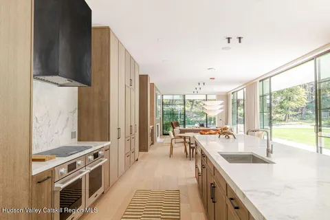 $4,450,000 | 27 Lk Rdg Lane, Craryville, NY 12521