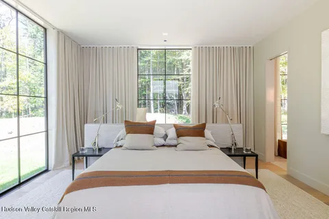 $4,450,000 | 27 Lk Rdg Lane, Craryville, NY 12521