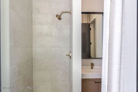 $4,450,000 | 27 Lk Rdg Lane, Craryville, NY 12521