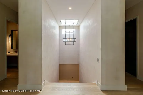 $4,450,000 | 27 Lk Rdg Lane, Craryville, NY 12521