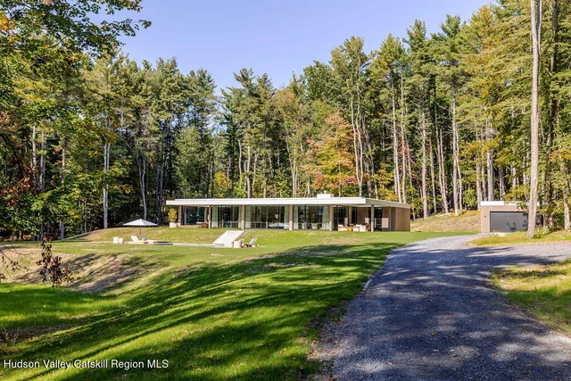 $4,450,000 | 27 Lk Rdg Lane, Craryville, NY 12521