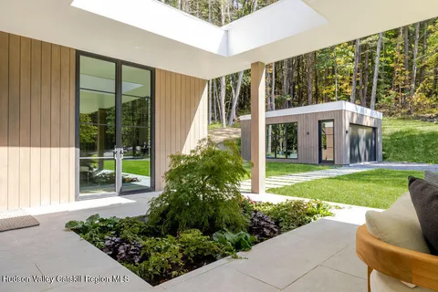 $4,450,000 | 27 Lk Rdg Lane, Craryville, NY 12521