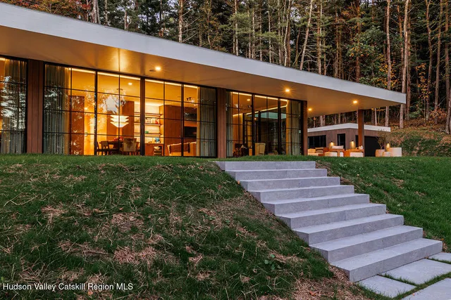 $4,450,000 | 27 Lk Rdg Lane, Craryville, NY 12521