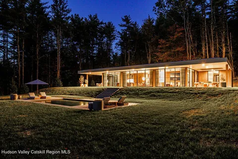 $4,450,000 | 27 Lk Rdg Lane, Craryville, NY 12521