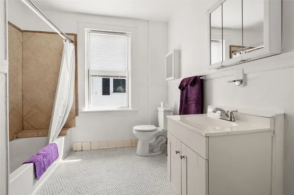 $600,000 | 975 Atwells Avenue, Providence, RI 02909