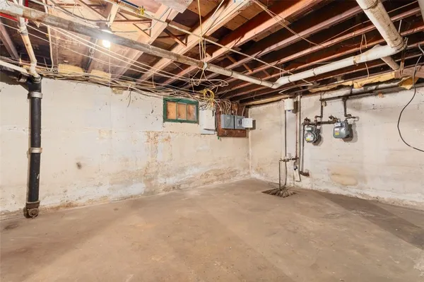 $600,000 | 975 Atwells Avenue, Providence, RI 02909