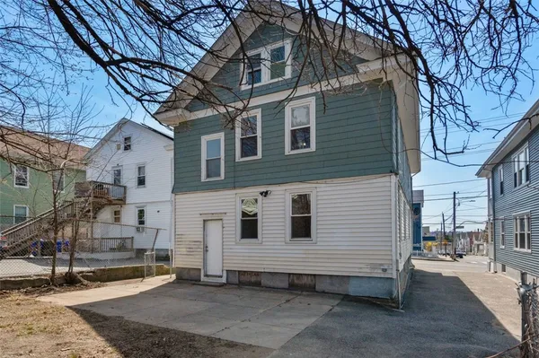 $600,000 | 975 Atwells Avenue, Providence, RI 02909