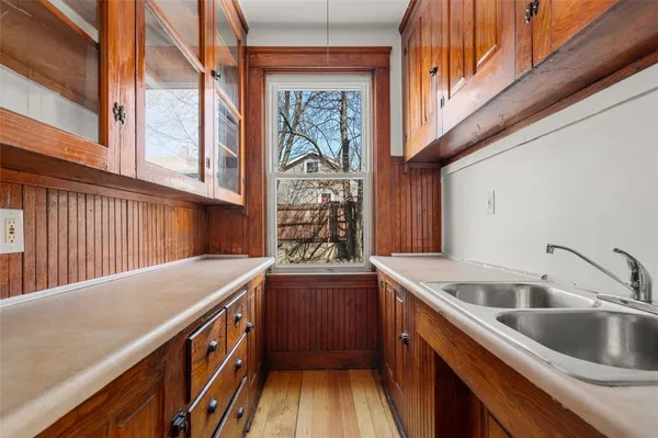 $600,000 | 975 Atwells Avenue, Providence, RI 02909