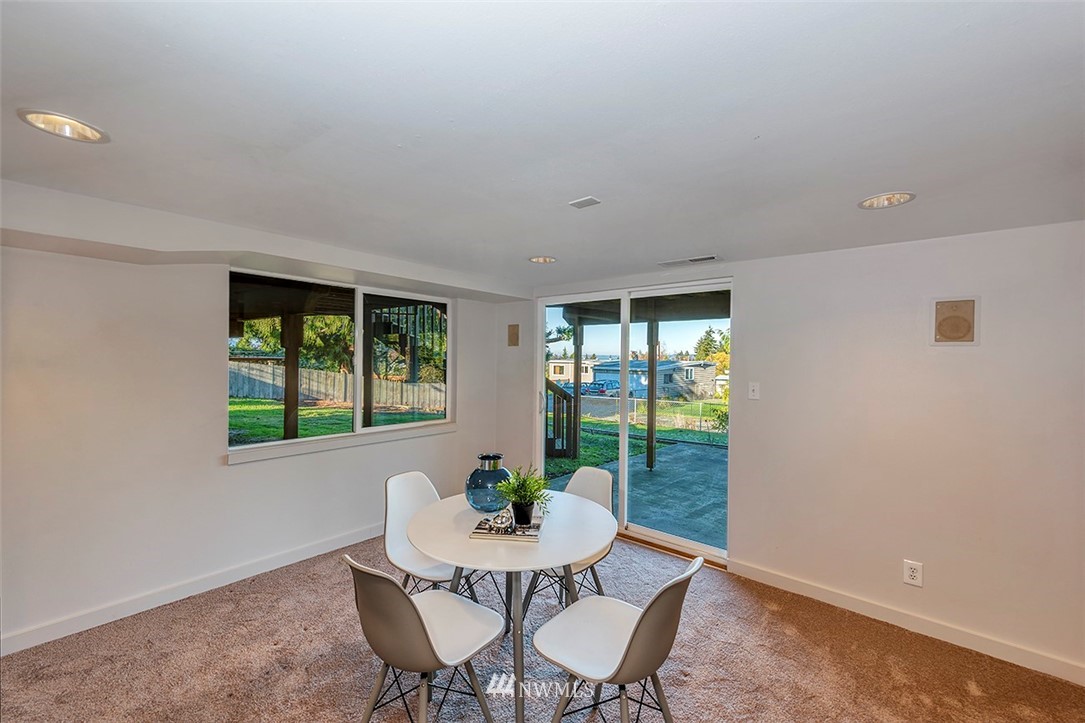 1045 Daley Street Edmonds, WA 98020 - Photo 19 of 23