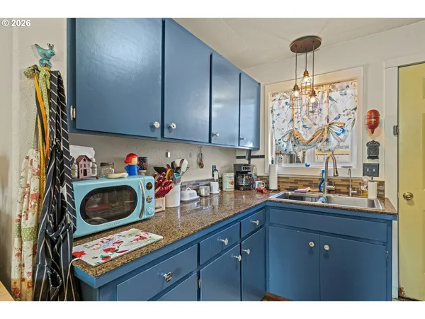 $225,000 | 931 South 4th Street, Coos Bay, OR 97420