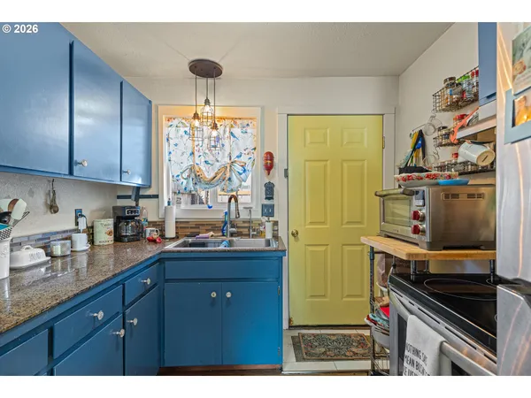 $225,000 | 931 South 4th Street, Coos Bay, OR 97420